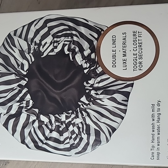 Knotted Turban and Adjustable Bonnet - Picture 4 of 5